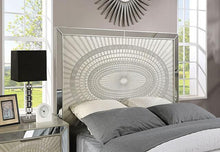 Load image into Gallery viewer, VALLETTA E.King &amp; Queen Bed
