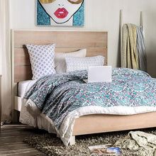 Load image into Gallery viewer, Roseburg Queen Bed
