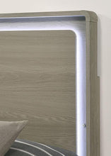 Load image into Gallery viewer, Rainier E.King Bed
