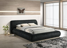 Load image into Gallery viewer, Palmdale Bed Black &amp; Ivory

