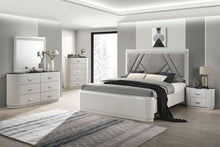 Load image into Gallery viewer, Aldgate Queen &amp; E.King Bed
