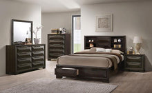 Load image into Gallery viewer, Caistor E.King &amp; Queen Bed
