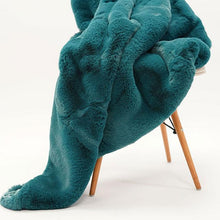 Load image into Gallery viewer, Caparica Throw Blanket
