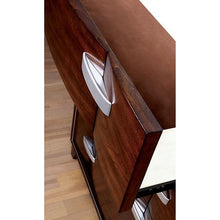 Load image into Gallery viewer, Chest Safire
