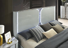 Load image into Gallery viewer, Cleburne E.King &amp; Queen Bed
