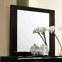 Load image into Gallery viewer, E.King Bed Magdeburg
