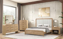 Load image into Gallery viewer, Handforth E.King &amp; Queen Bed
