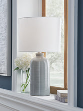 Load image into Gallery viewer, Wimlow Table Lamp
