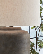 Load image into Gallery viewer, Zandophen Table Lamp
