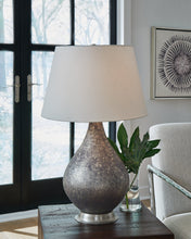 Load image into Gallery viewer, Bluacy Table Lamp

