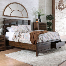 Load image into Gallery viewer, Hankinson E.King Bed
