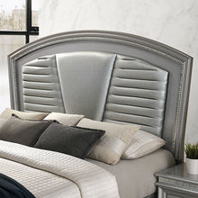 Load image into Gallery viewer, Maddie Bed White &amp; Silver
