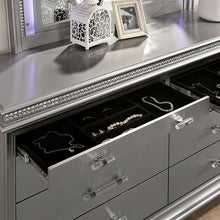 Load image into Gallery viewer, Maddie Bed White &amp; Silver
