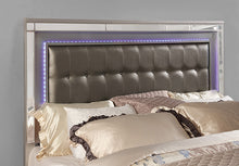 Load image into Gallery viewer, Brachium Queen Bedroom Set Silver
