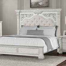 Load image into Gallery viewer, Promenade E.King &amp; Queen Bed Brown &amp; White
