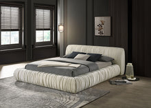Load image into Gallery viewer, Palmdale Bed Black &amp; Ivory
