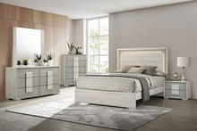 Load image into Gallery viewer, Lincolt E.King, Full, &amp; Queen Bed
