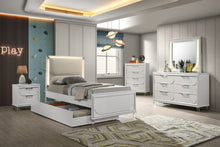 Load image into Gallery viewer, Lareina Bed
