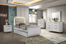 Load image into Gallery viewer, Lareina Bed
