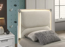 Load image into Gallery viewer, Lareina Bed
